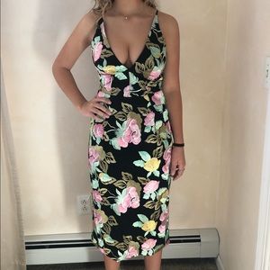 DRESS THE POPULATION Spring flower dress (EUC)